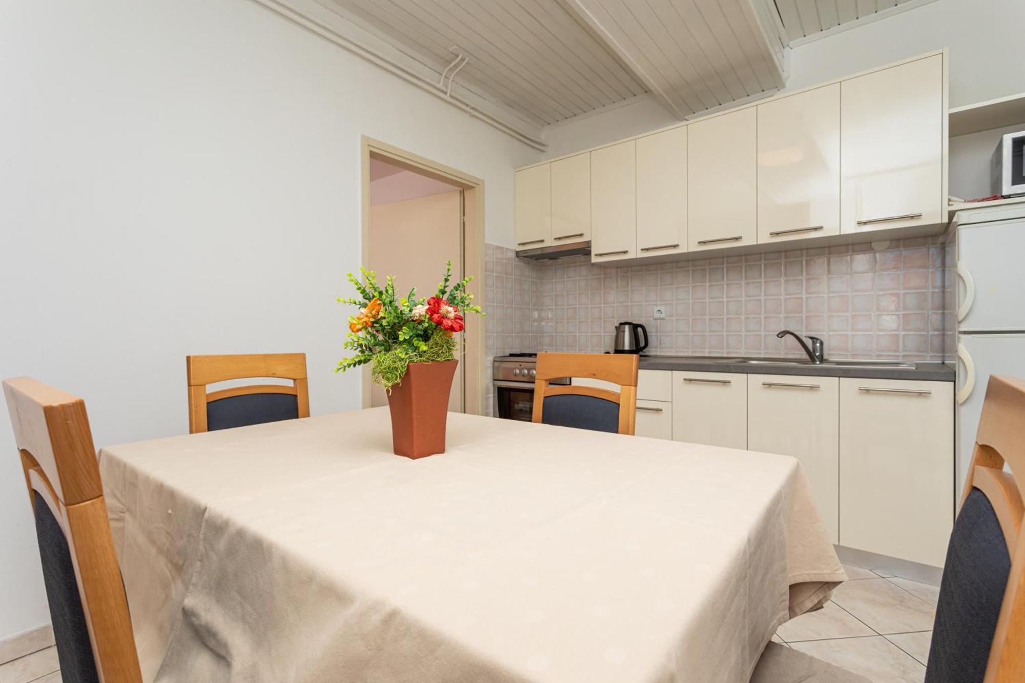 Apartments Villa Ana Krk Town Bilik gambar