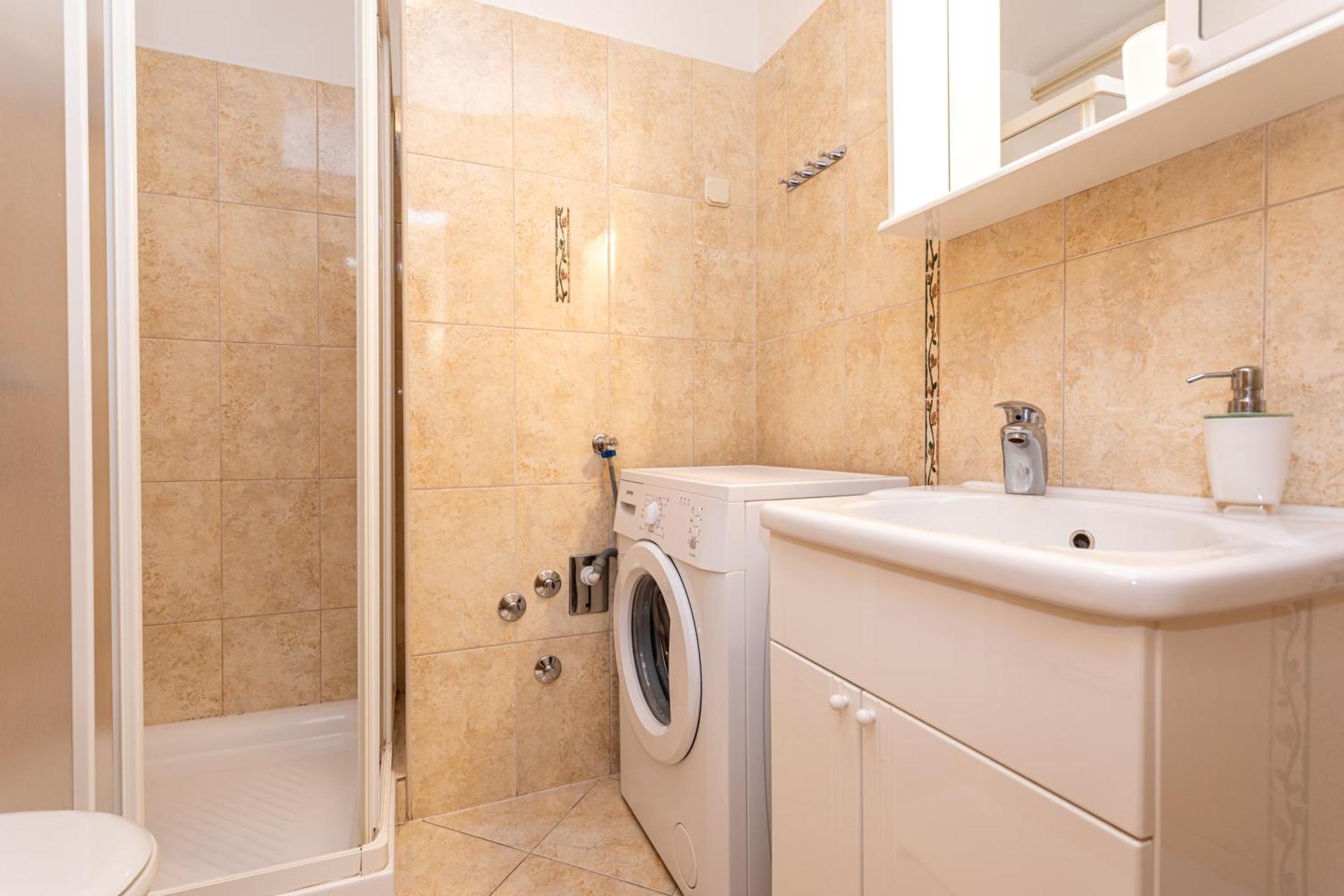 Apartments Villa Ana Krk Town Bilik gambar