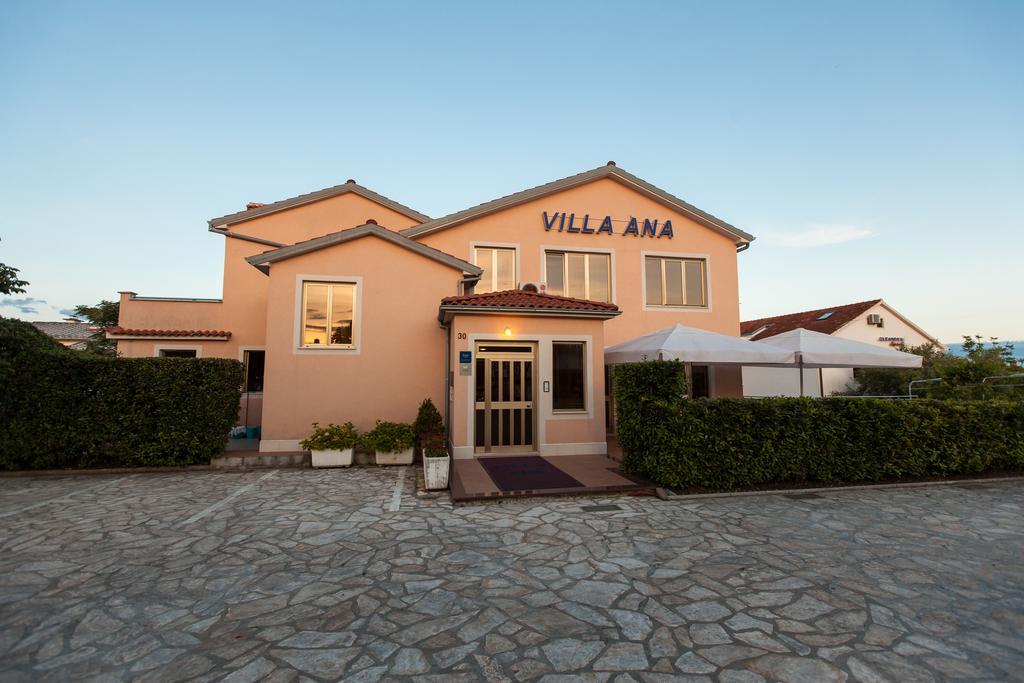 Apartments Villa Ana Krk Town Luaran gambar
