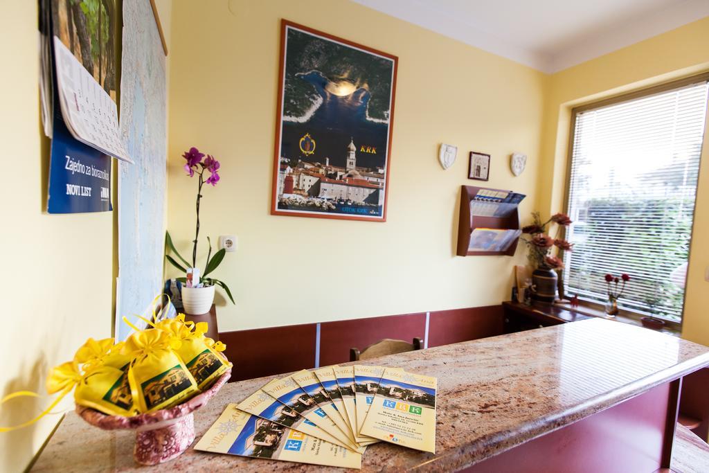 Apartments Villa Ana Krk Town Luaran gambar