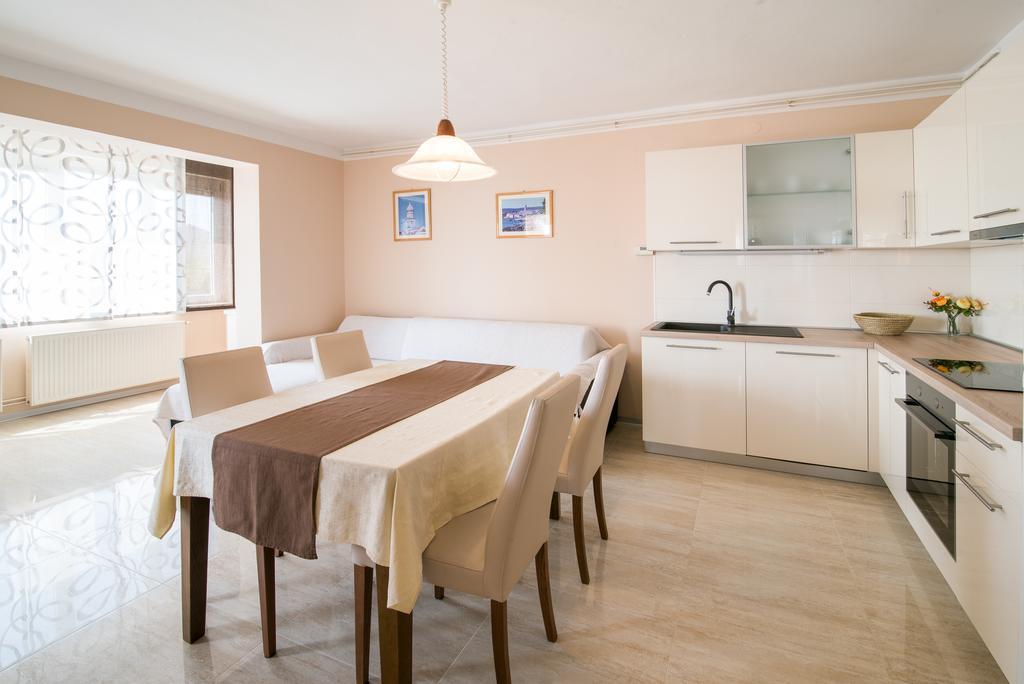 Apartments Villa Ana Krk Town Luaran gambar