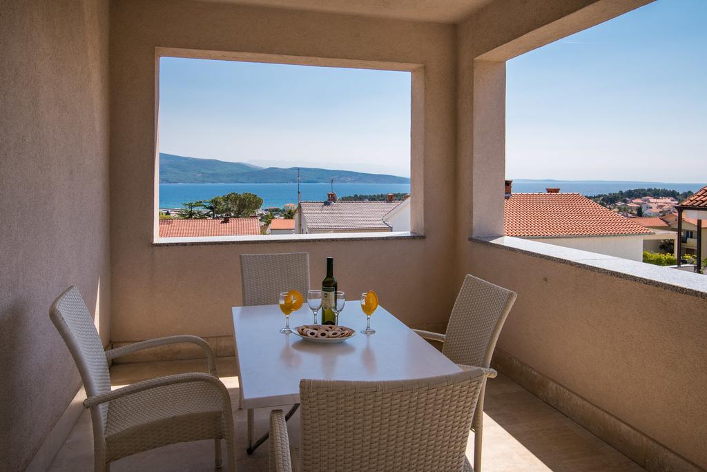 Apartments Villa Ana Krk Town Luaran gambar