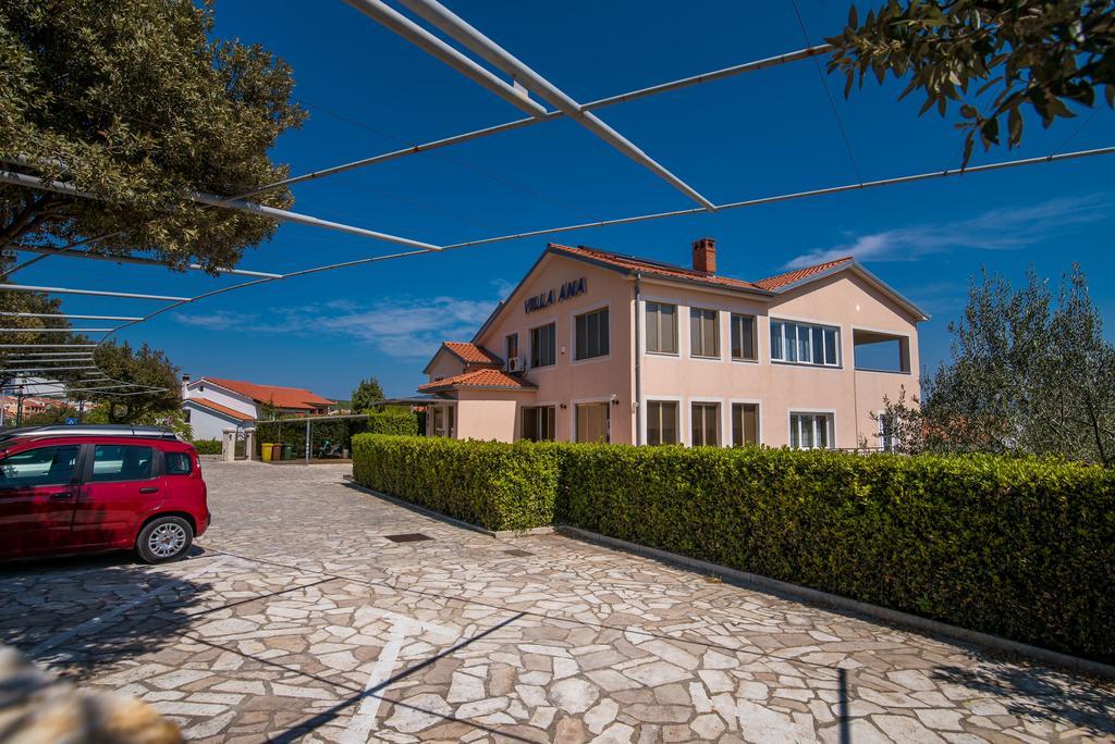 Apartments Villa Ana Krk Town Luaran gambar