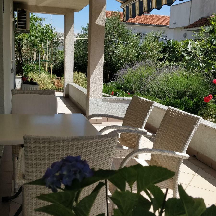 Apartments Villa Ana Krk Town Luaran gambar